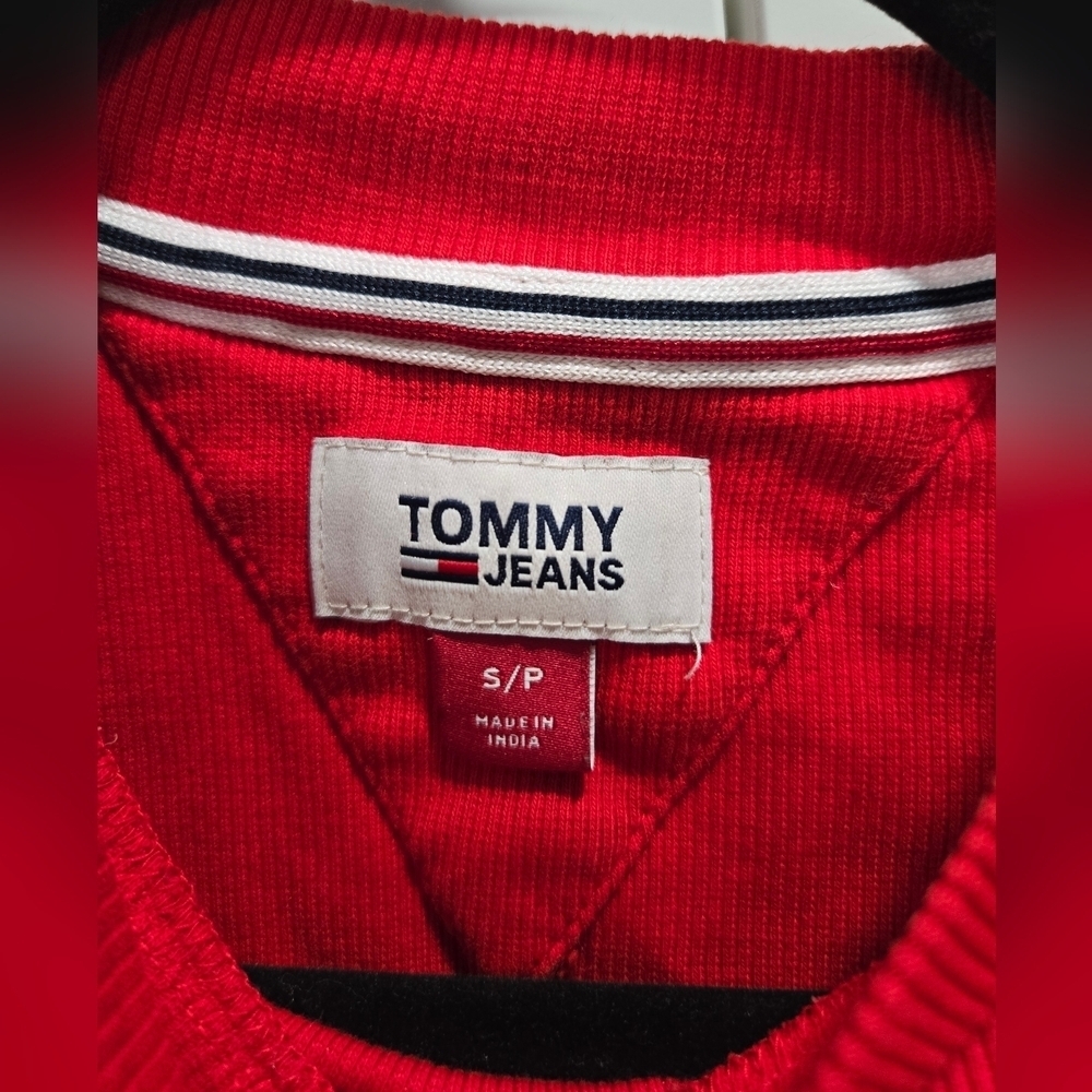 ✨2/$25 Tommy Hilfiger~Tommy Jeans~Cold Shoulder~Red Longsleeve~Ribbed Top~Small - Picture 5 of 5